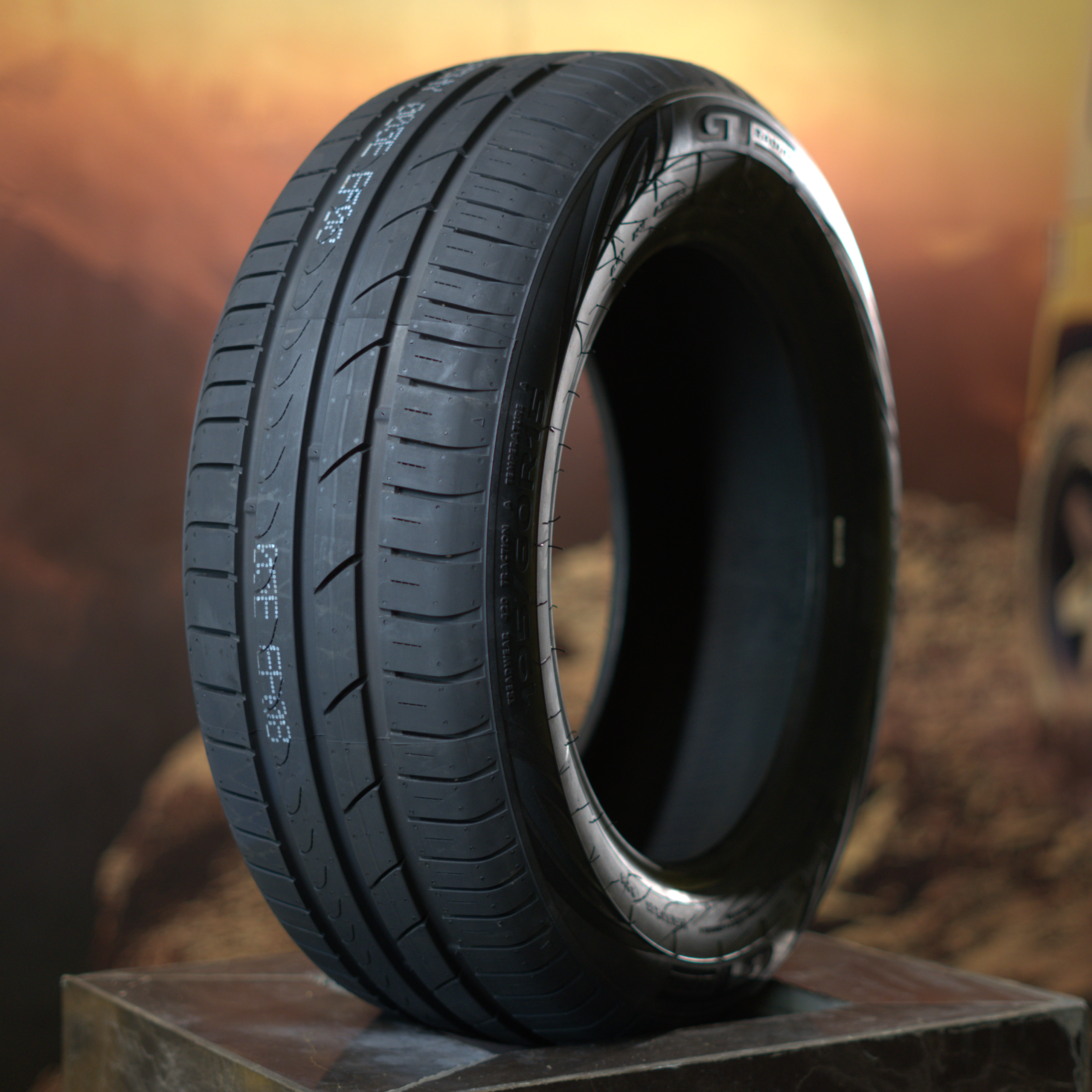 لاستیک جی تی رادیال مدل FE2 سایز 215/65R17