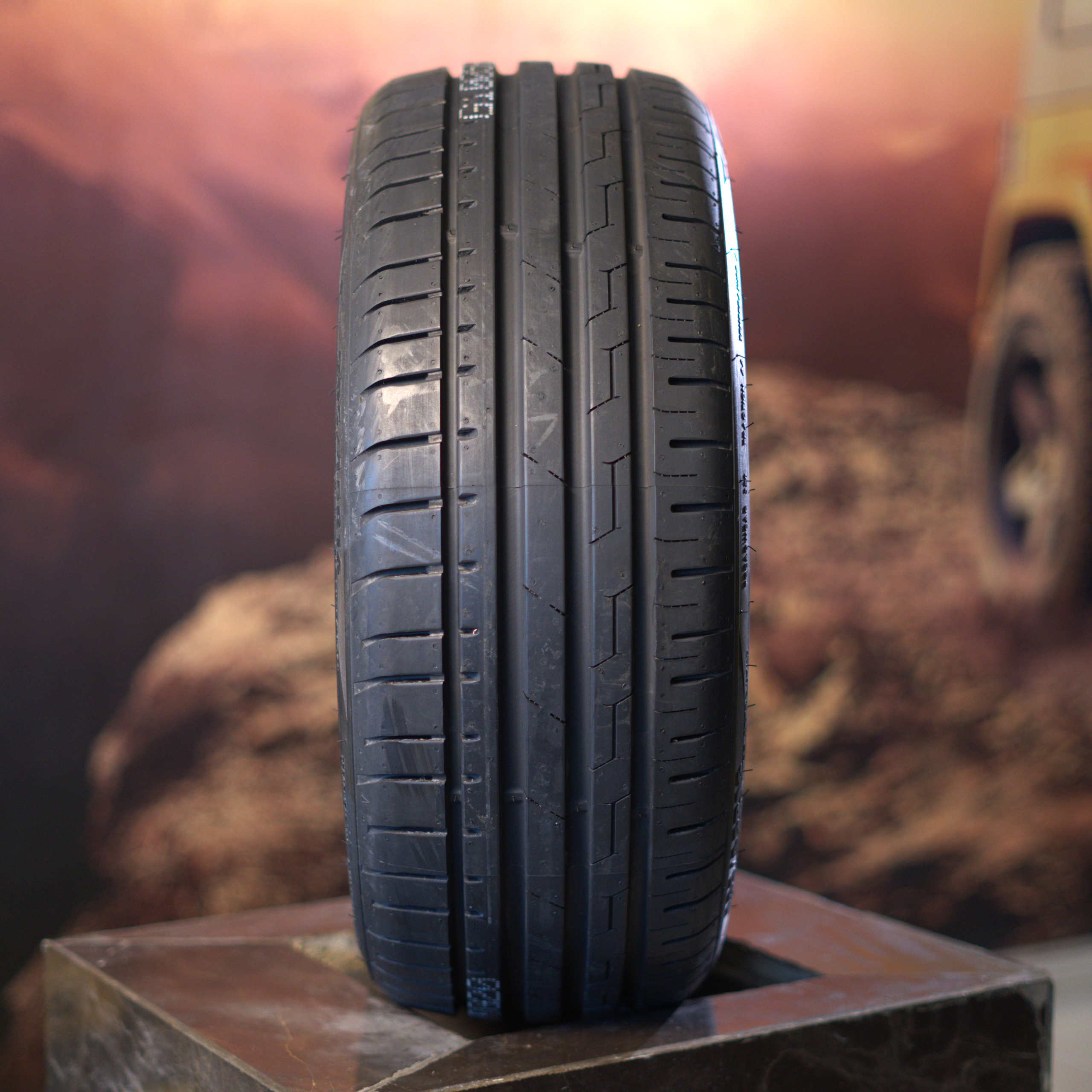 لاستیک جی تی رادیال مدل Sport Active2 سایز 225/40R18 - تصویر 2